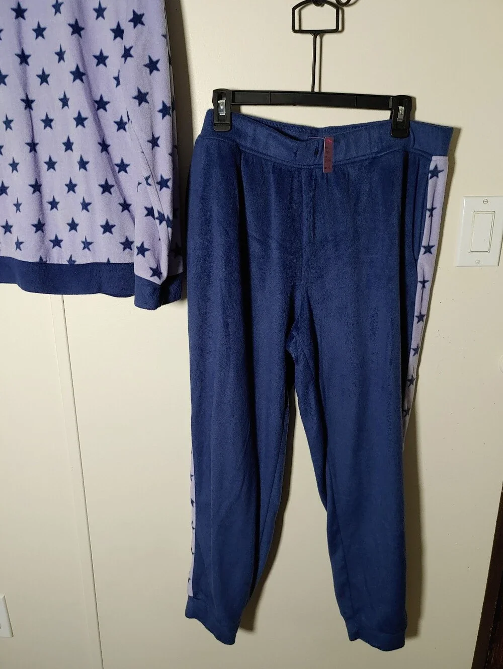 Adorable. Large Muk Luks Purple Fleece Soft & Cozy Star Print Pajama Set